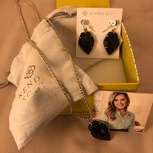 Kendra Scott Jewelry - Kendra Scott Necklace/Earring Set Kendra Scott Jewelry - Kendra Scott Necklace/Earring Set